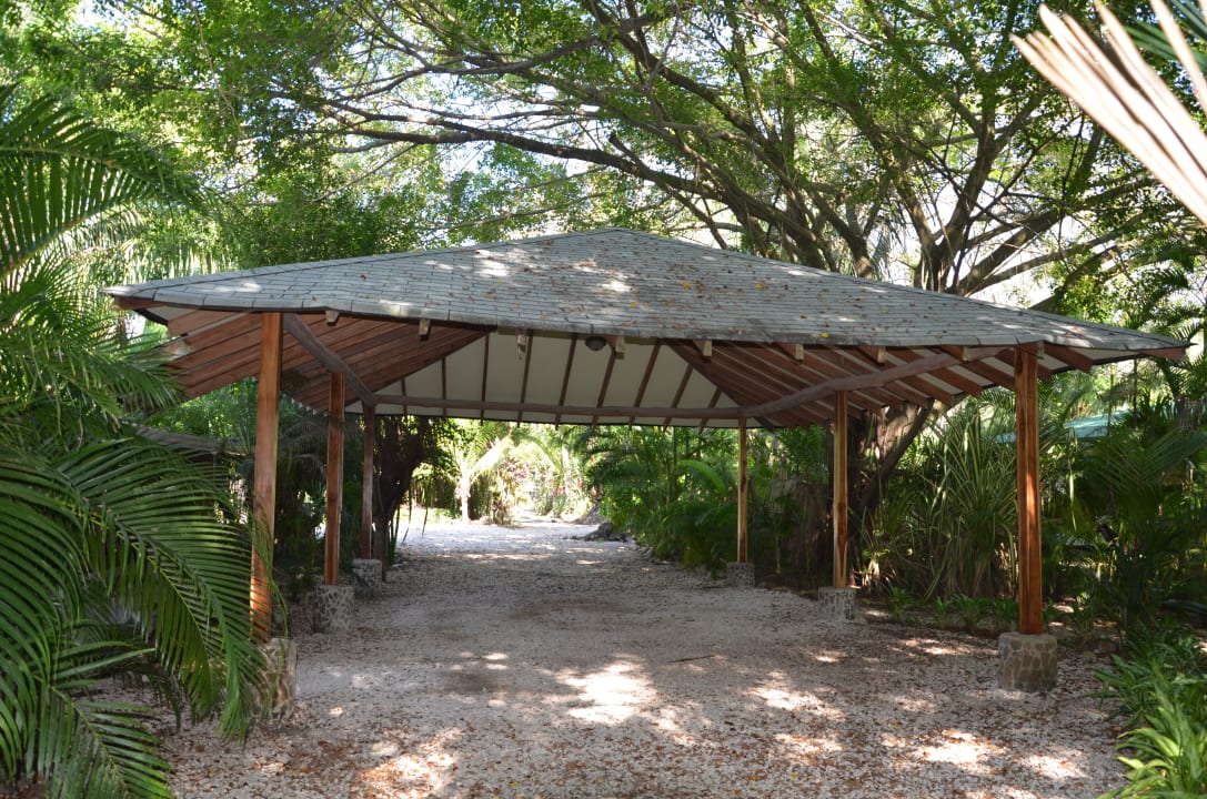 Große Gartenanlage Hotel Tropico Latino