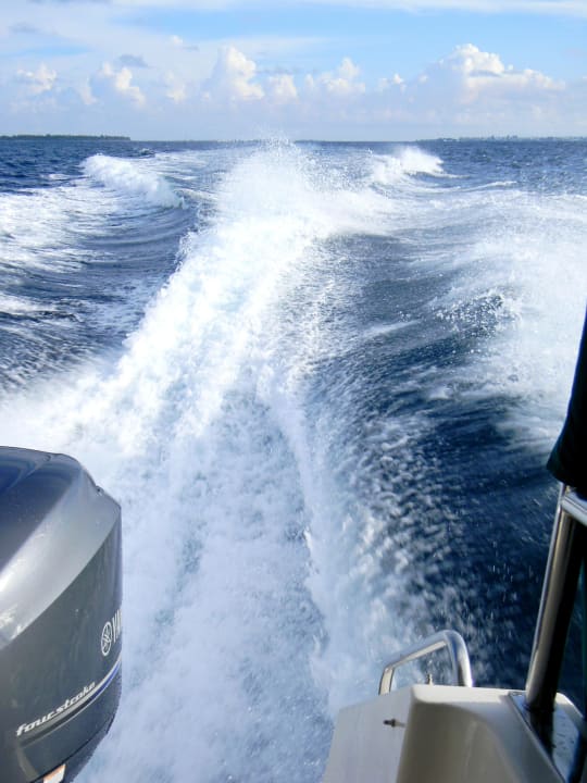 Unterwegs mit demSchnellboot Summer Island Maldives