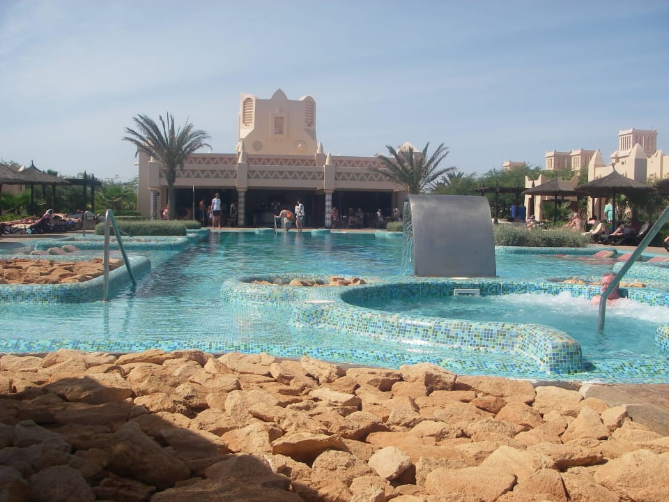 Pool mit Whirpool im Adults-only-Bereich Hotel Riu Touareg