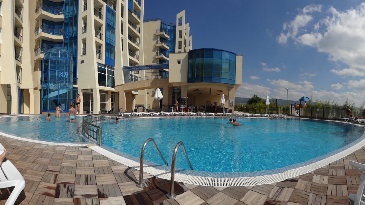 Pool with the snack bar Blue Pearl