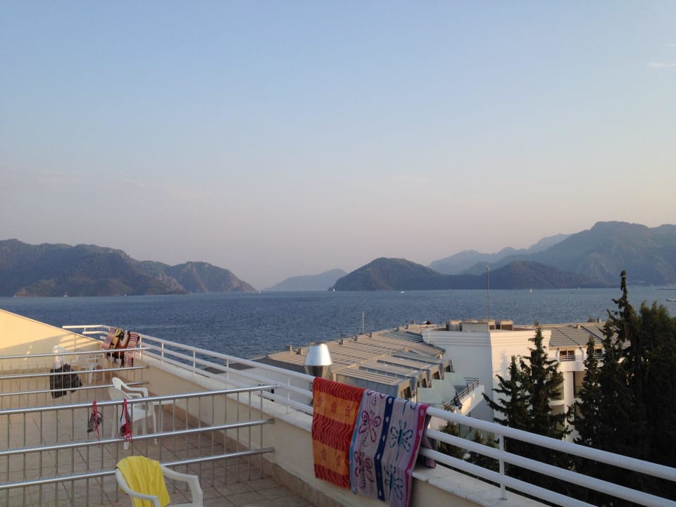 Blick vom Dach Kayamaris Hotel