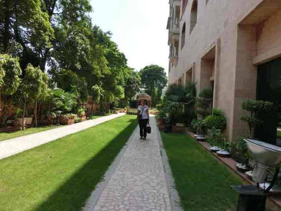 Weg zum Pool Hotel Mansingh Palace