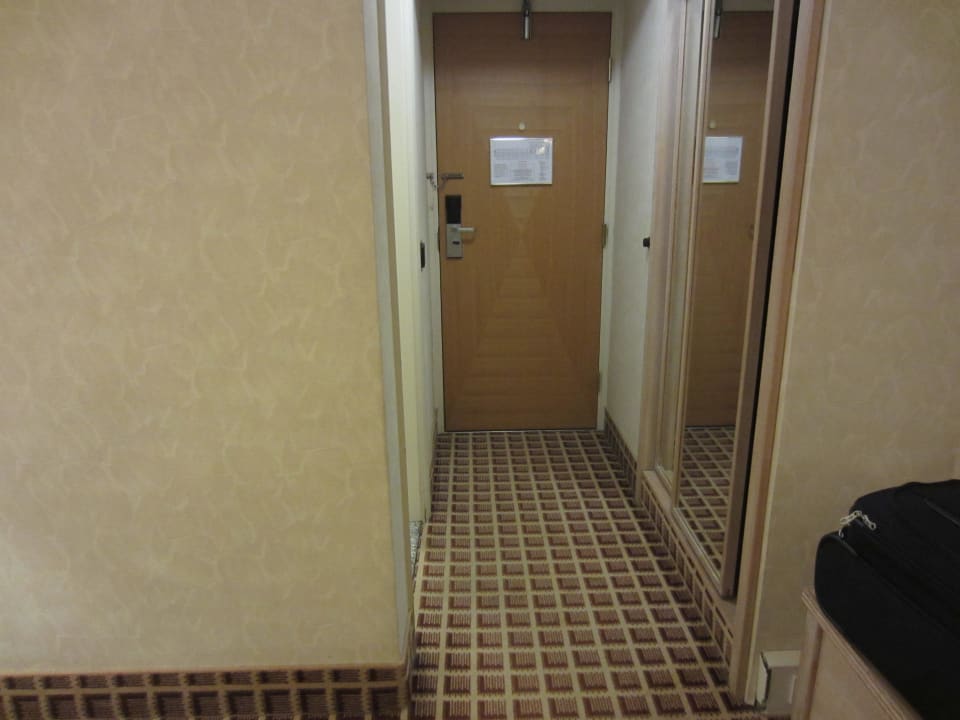 Durchgang zum Flur Copthorne Tara Hotel London Kensington