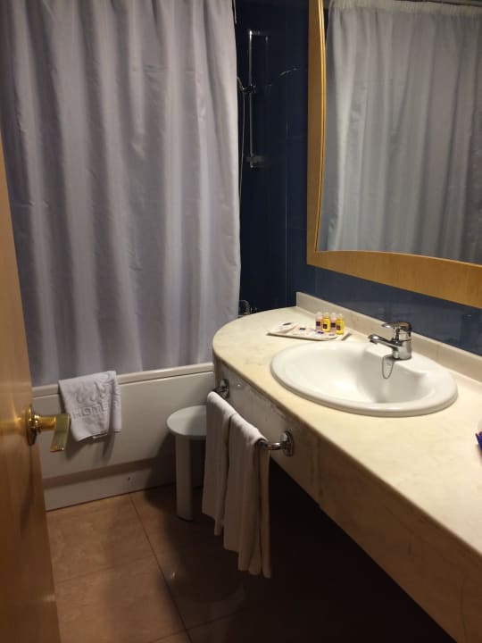 Badezimmer mit Dusche MUR Hotel Faro Jandia & Spa Fuerteventura