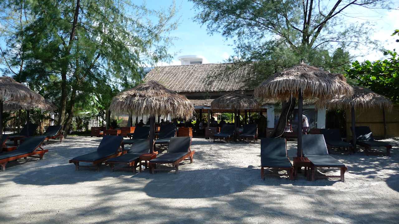 Blick auf das Restaurant Hotel The Secret Garden at Otres Beach