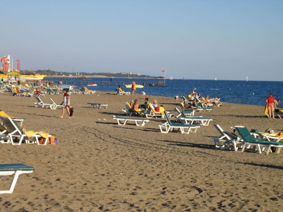 viel Platz am Hotelstrand Papillon Belvil