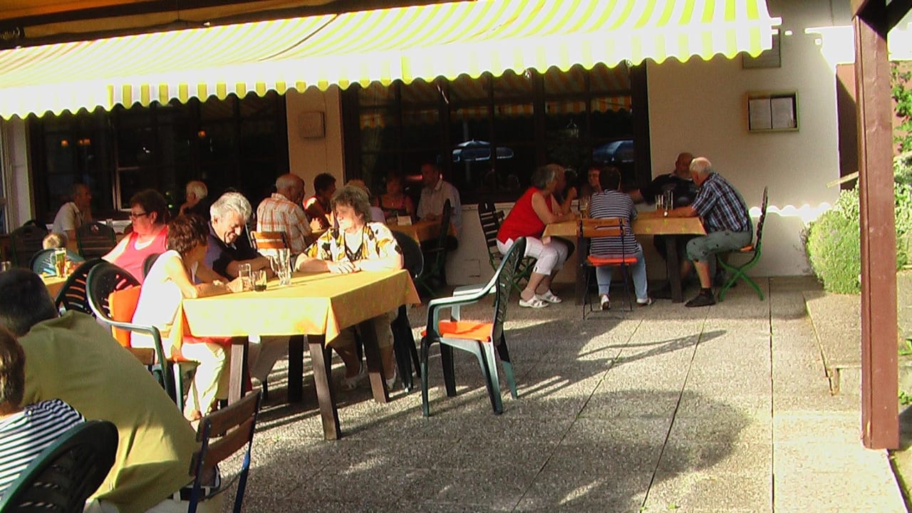 Abends im Biergarten Hotel Sunnbichl
