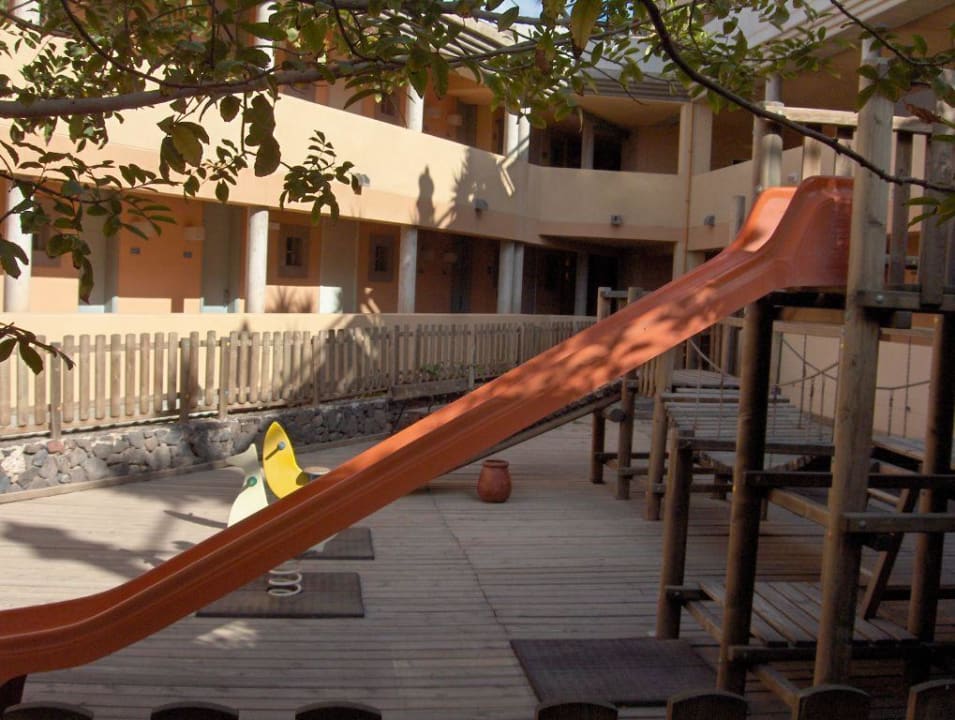 Kinderspielplatz im Innenhof Iberostar Selection Fuerteventura Palace