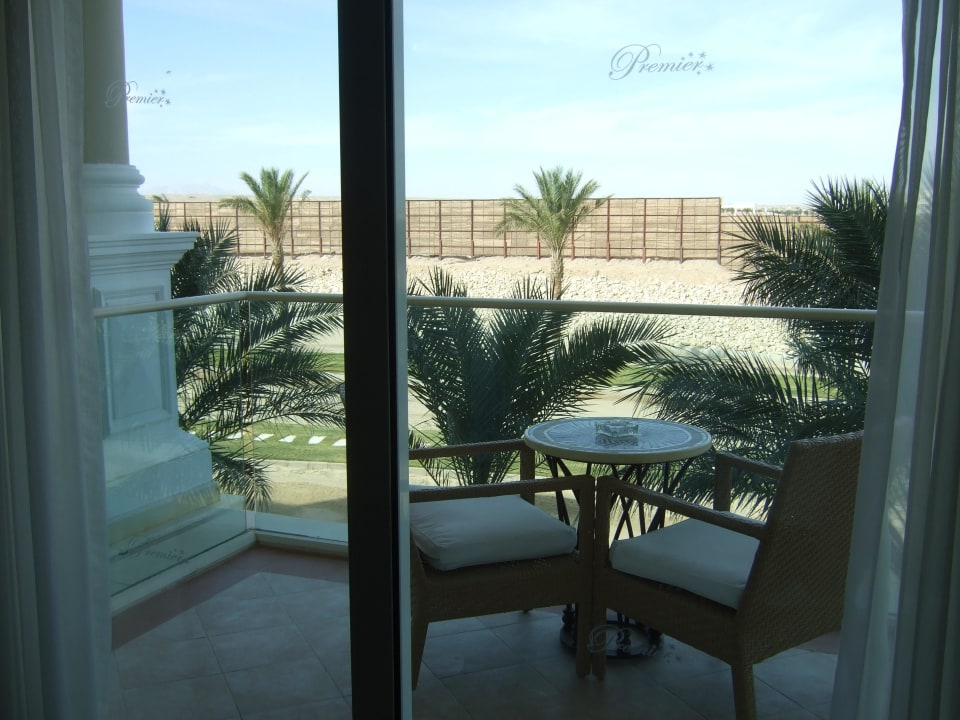NNW-seitlicher Ausblick des Standardzimmer Premier Le Reve Hotel & Spa