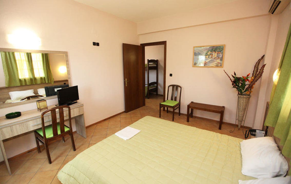 Room 2 Hotel Ariadni