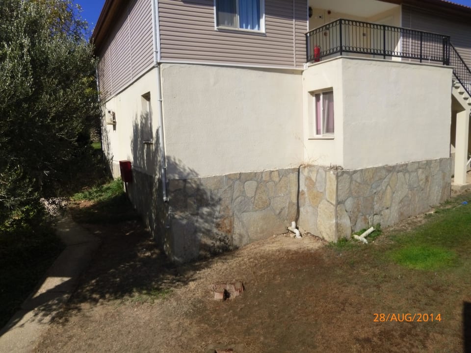 Haus von außen Club Resort Atlantis