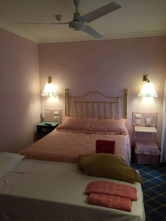 Zimmer für Eltern + Kind  Hotel Continental Barcelona