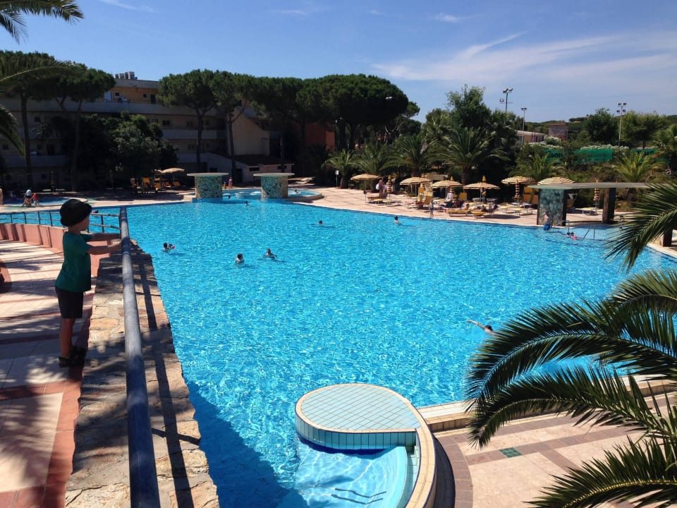 Von der Liegewiese aus Tirreno Resort