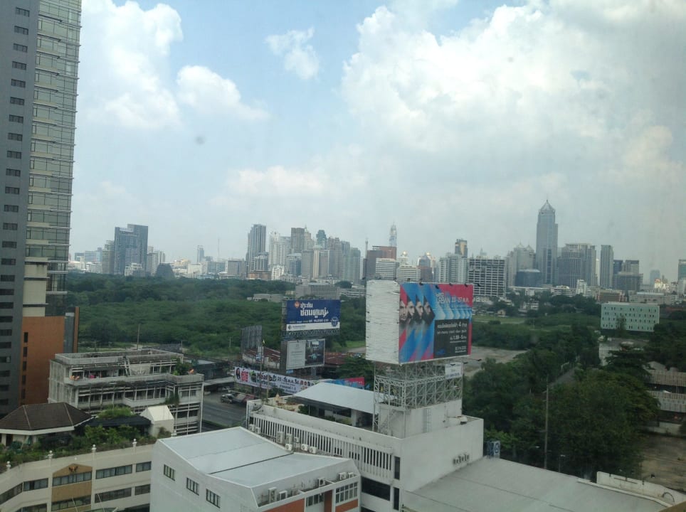 Toller blick aus dem hotelfenster Pinnacle Lumpinee Park Hotel