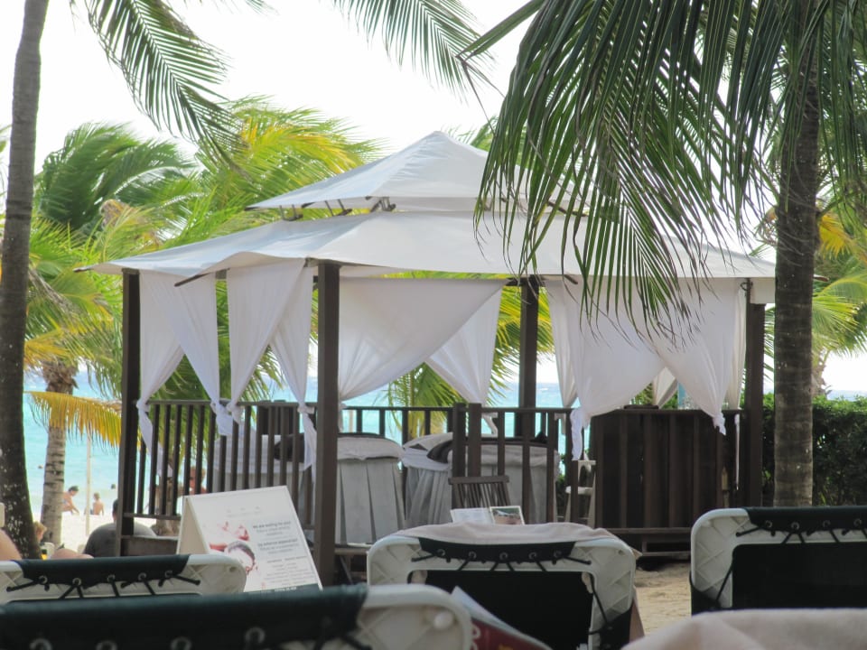 Massagezelt am Strand Hotel Riu Tequila