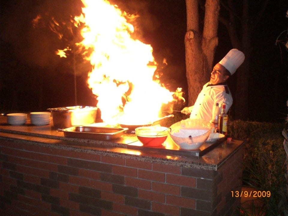 Flambierte Speisen Club Turtas Beach Hotel