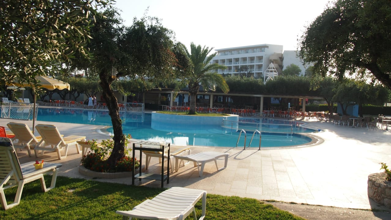 Widok z ogrodu TUI KIDS CLUB Alex Beach