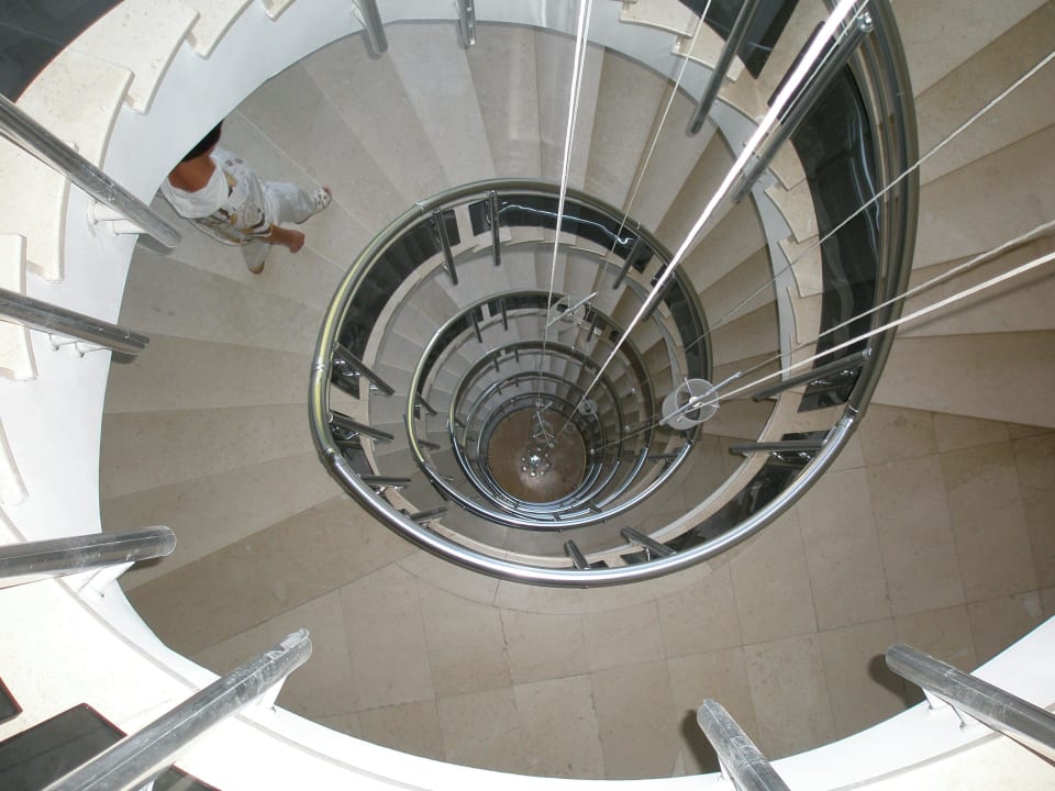 Пешком или на лифте? HVD Viva Club Hotel