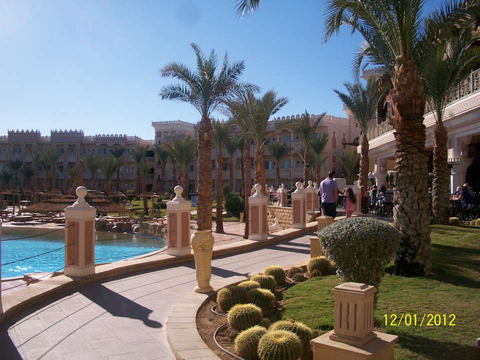 Weg zur großen Terrasse Pickalbatros Palace Resort