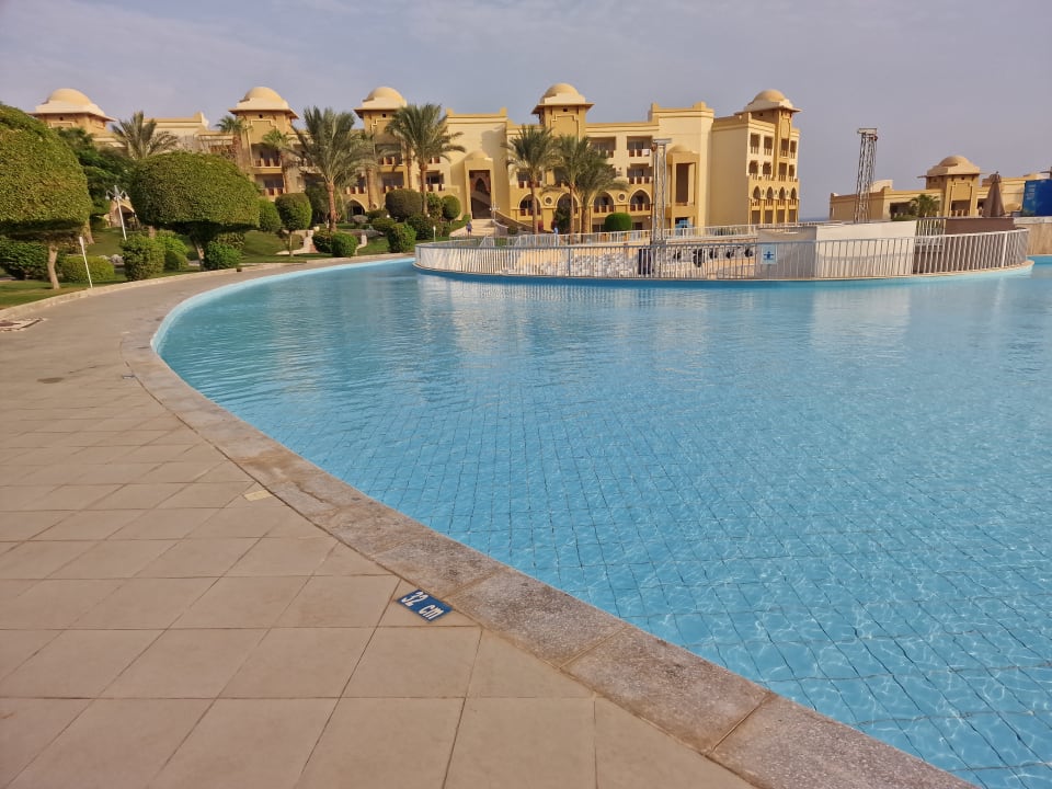 Pool Serenity Alpha Beach