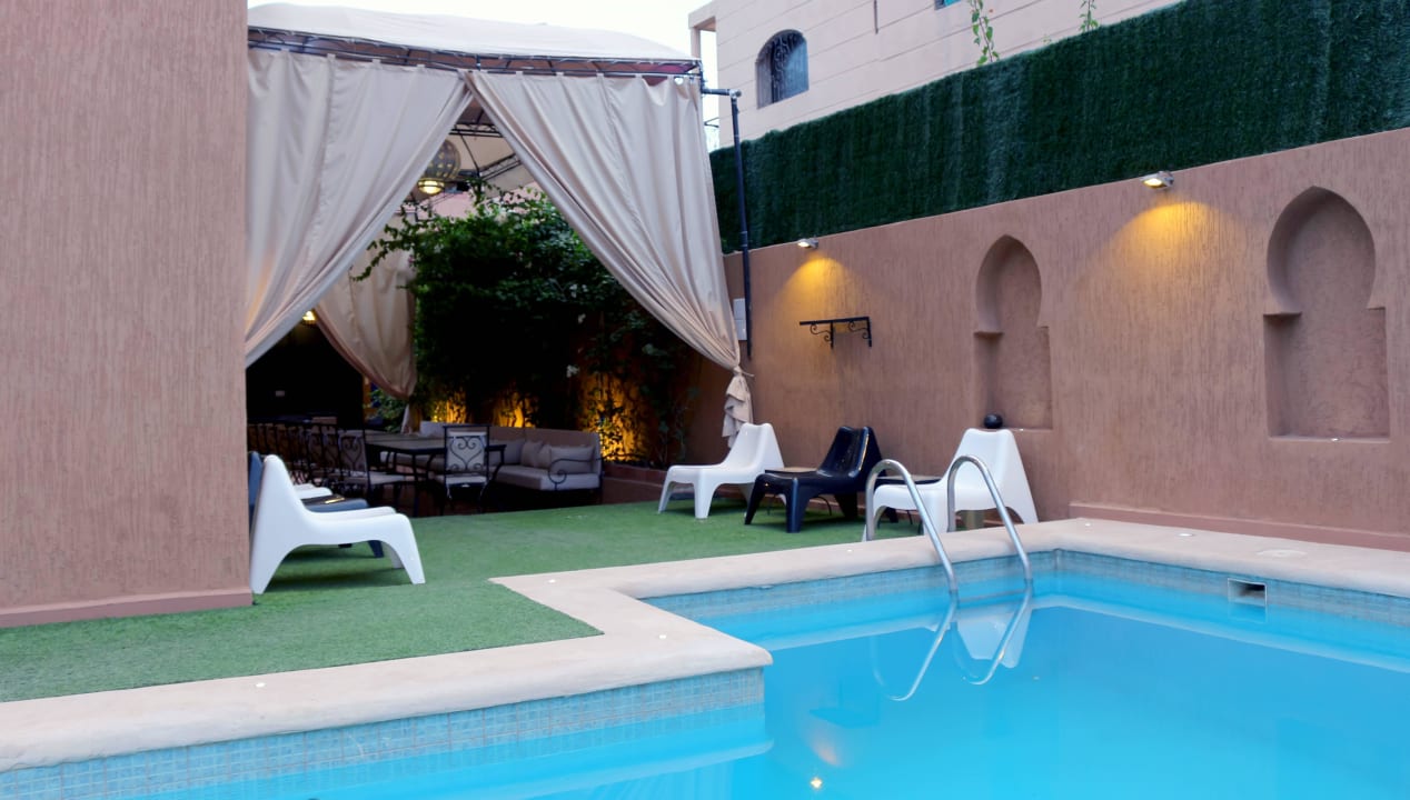 Terrasse et piscine DAR MEZOUAR