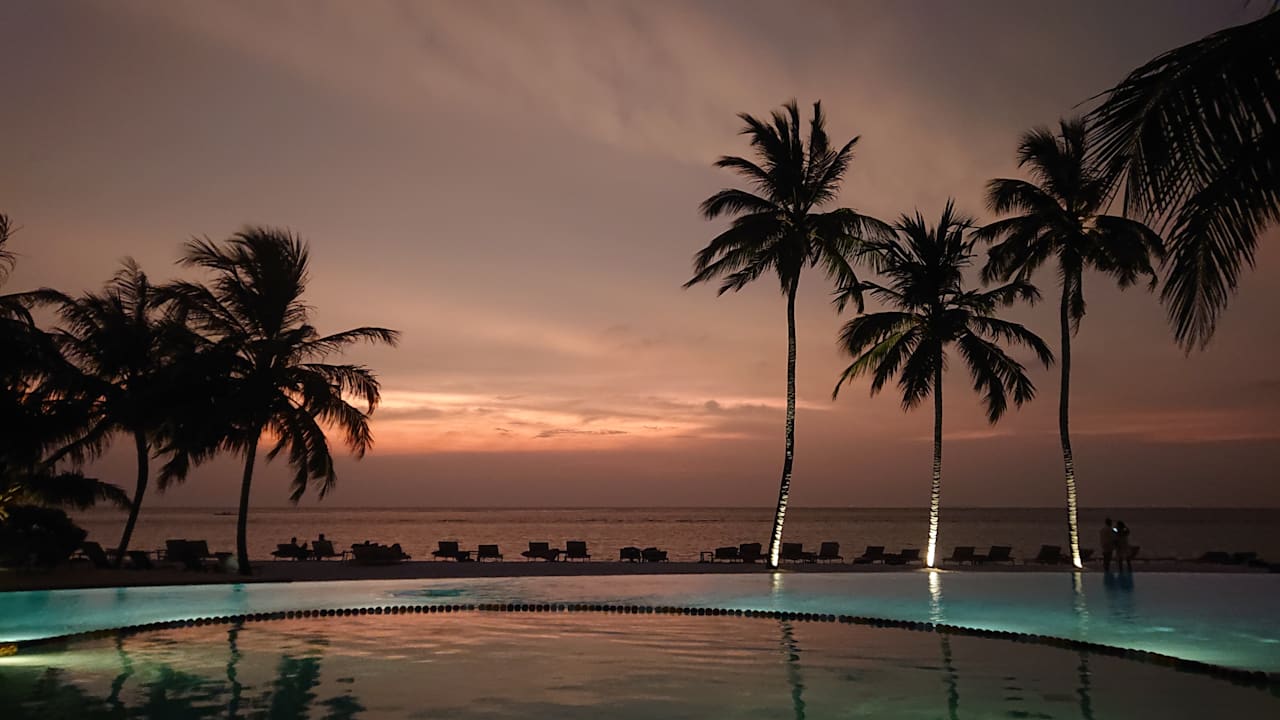 Pool Ifuru Island Resort Maldives