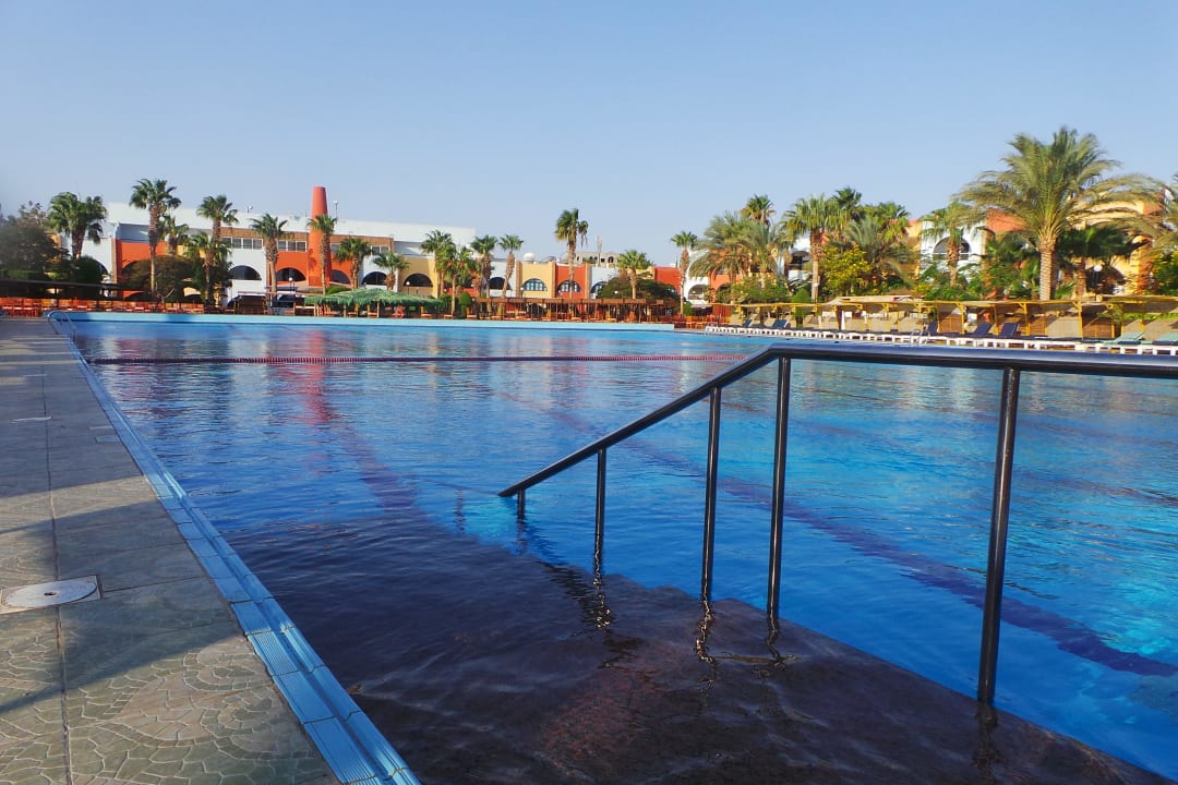 Бассейн Arabia Azur Resort