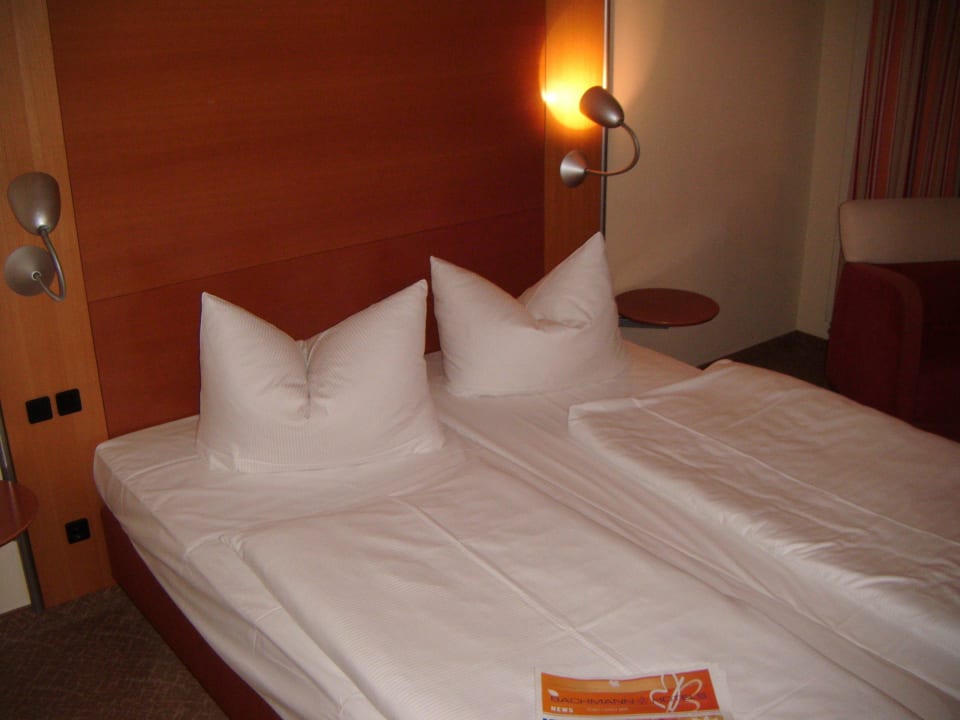 Schmales Doppelbett in Zi 103 Hotel Krämerbrücke Erfurt