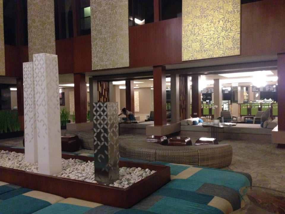 Moderne Lobby Courtyard by Marriott Bali Nusa Dua