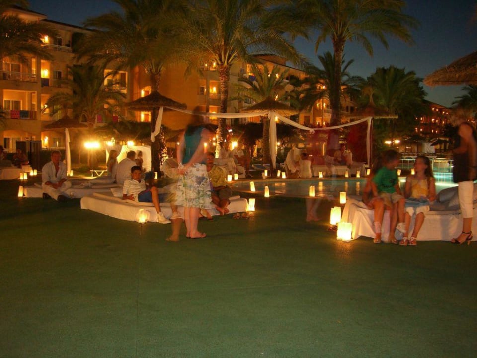 Chill Out Party at the pool Prinsotel La Dorada