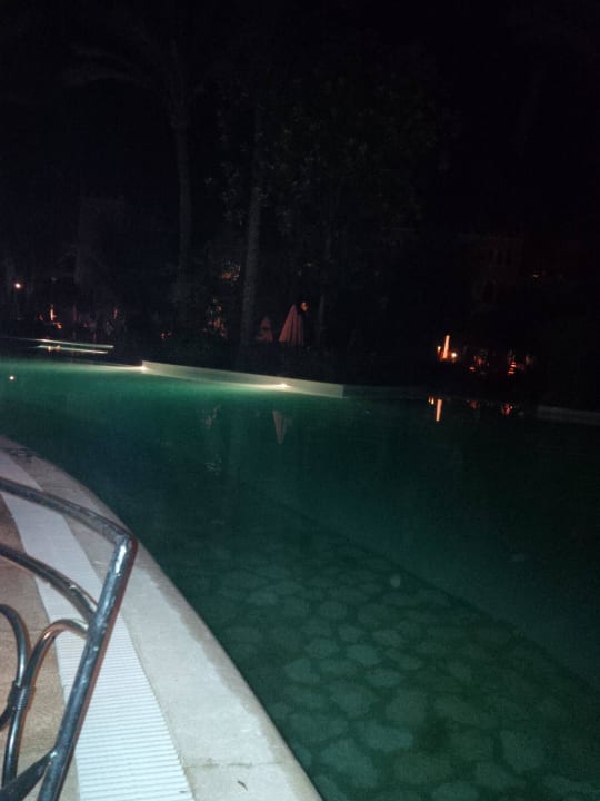 Pool bei Nacht Makadi Palace