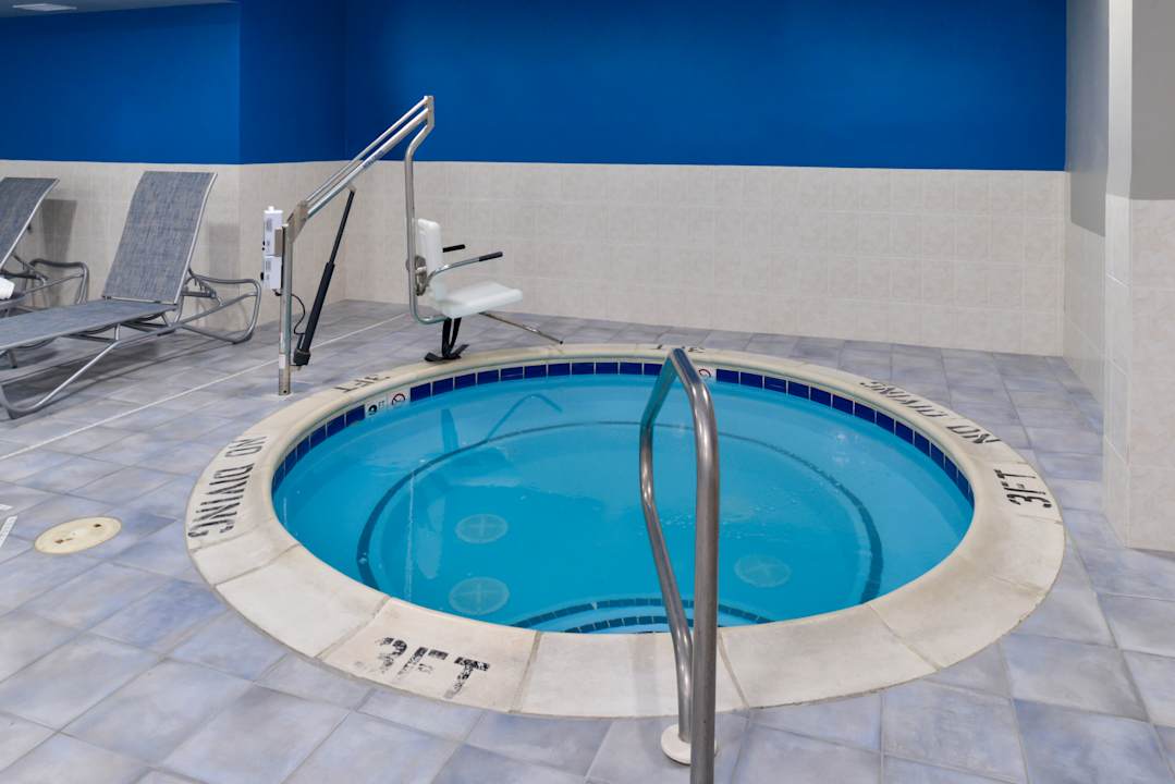 Pool Four Points by Sheraton Mount Prospect O’Hare