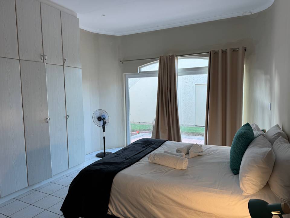 Zimmer DESERT DREAMS BED and BREAKFAST CC