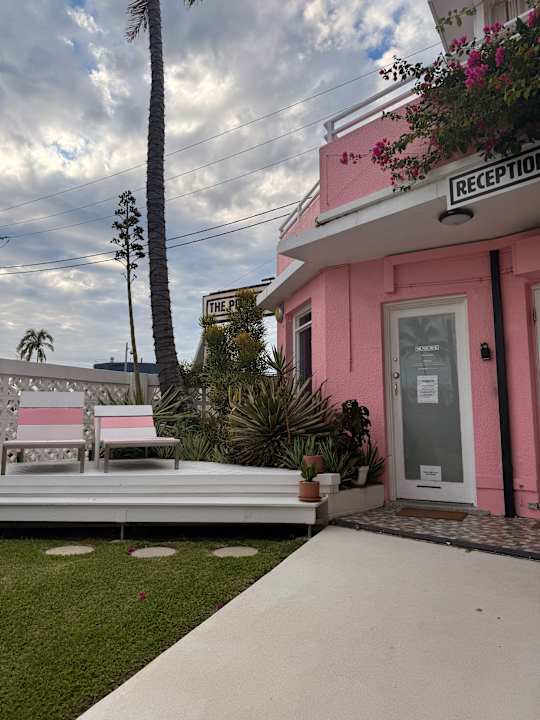 Außenansicht The Pink Hotel Coolangatta
