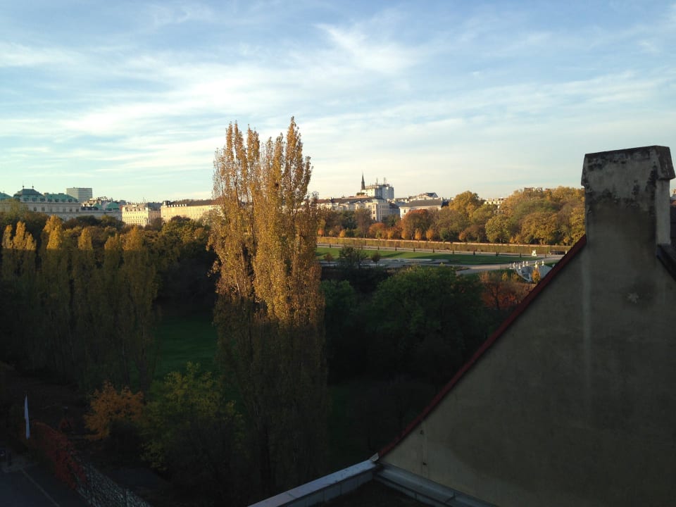 La vista sul Belvedere Lindner Hotel Vienna Am Belvedere, part of JdV by Hyatt