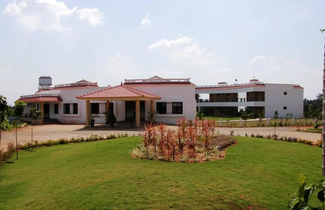Entrance Hotel Arunai Anantha