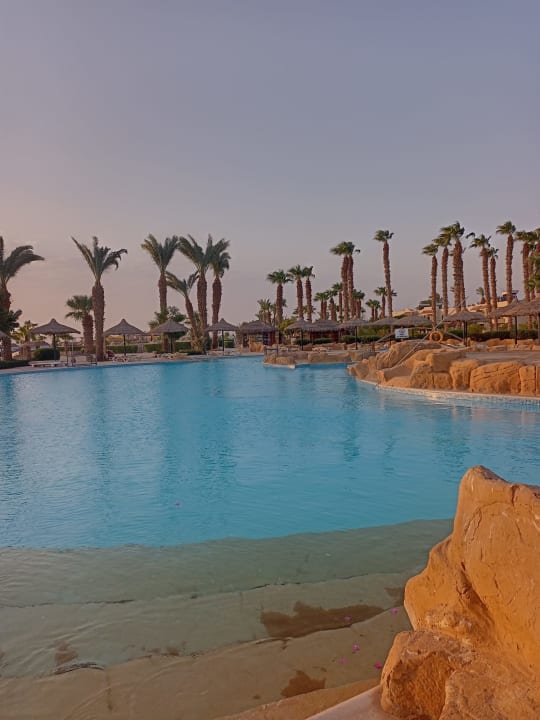 Pool Lotus Bay Beach Resort