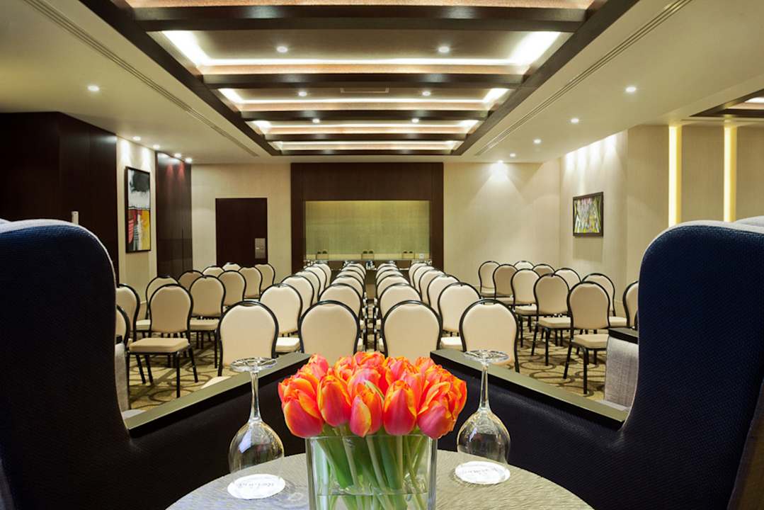Sonstiges Gefinor Rotana Hotel