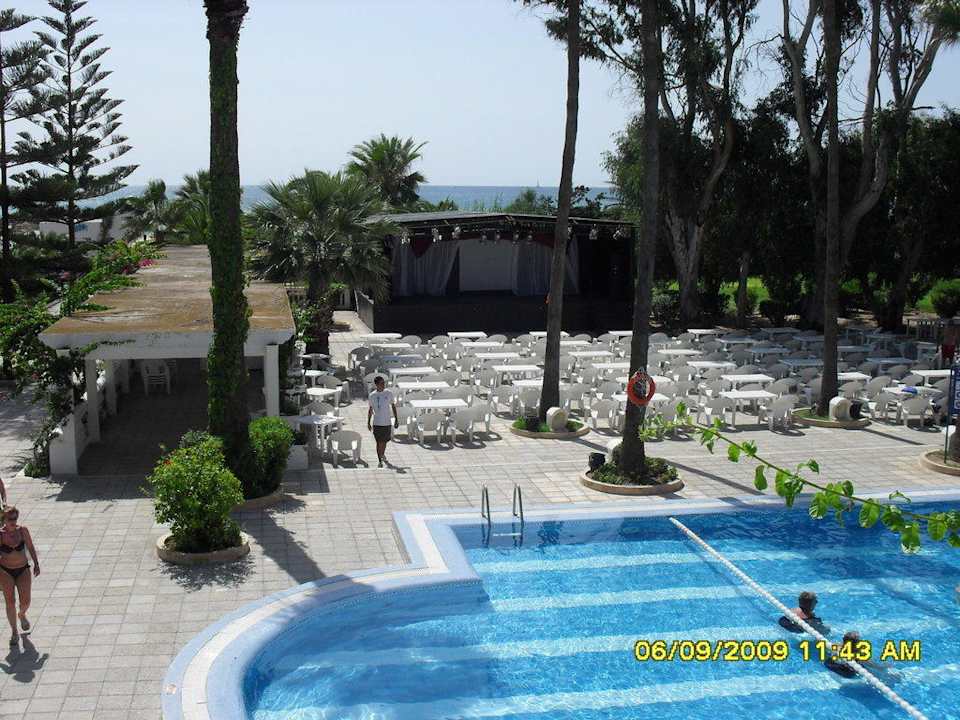 1. Pool von Terrasse aus Movie Gate Miramar