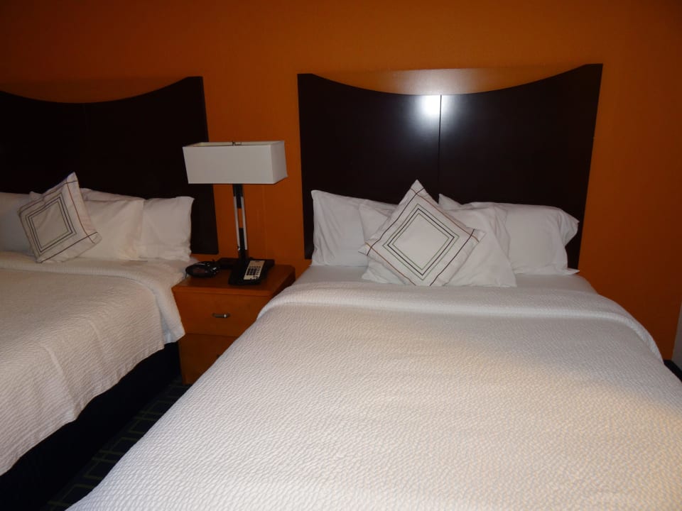 Zwei super bequeme Betten Fairfield Inn & Suites Miami Airport South