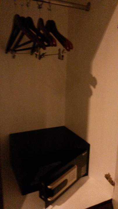 Safe Hotel Honey Inn