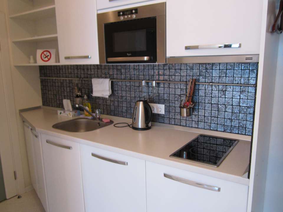 Küchenzeile Partner Guest House Baseina Street