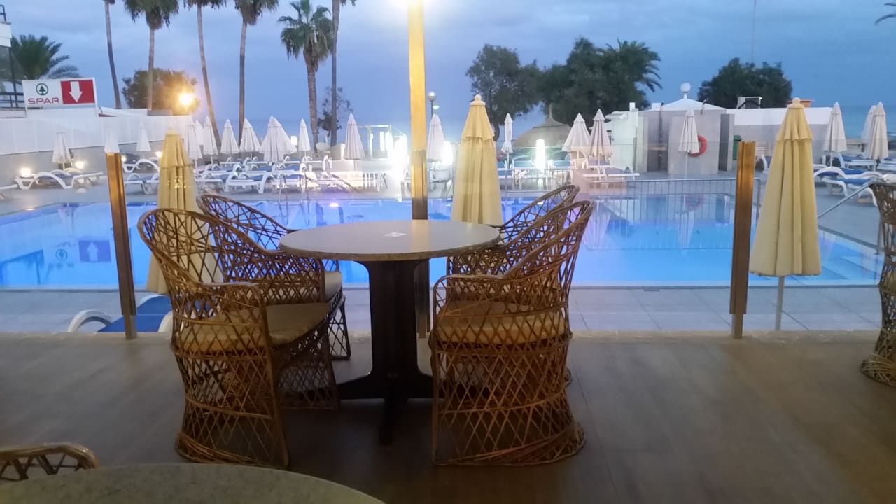 Gastro R2 Veronica Beach Hotel