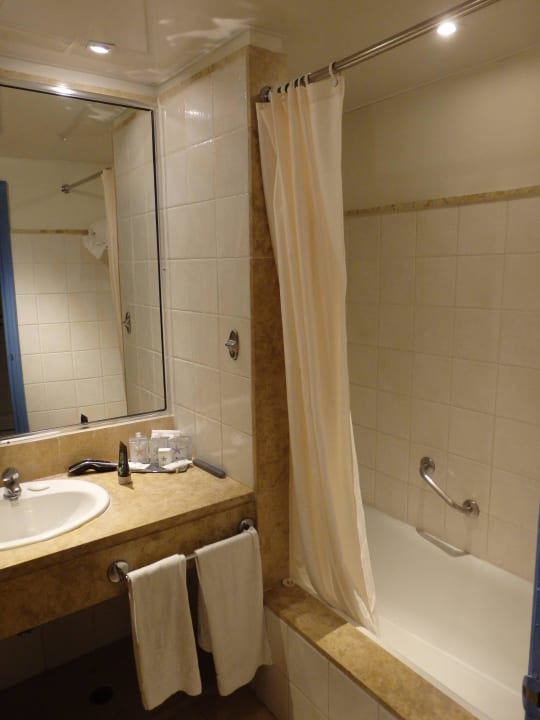 Badezimmer Iberostar Waves Costa Dorada