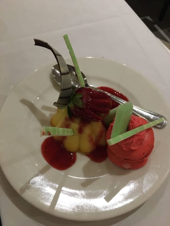 Lecker Käserkuchen der geht auf die Hüfte  Premier Le Reve Hotel & Spa