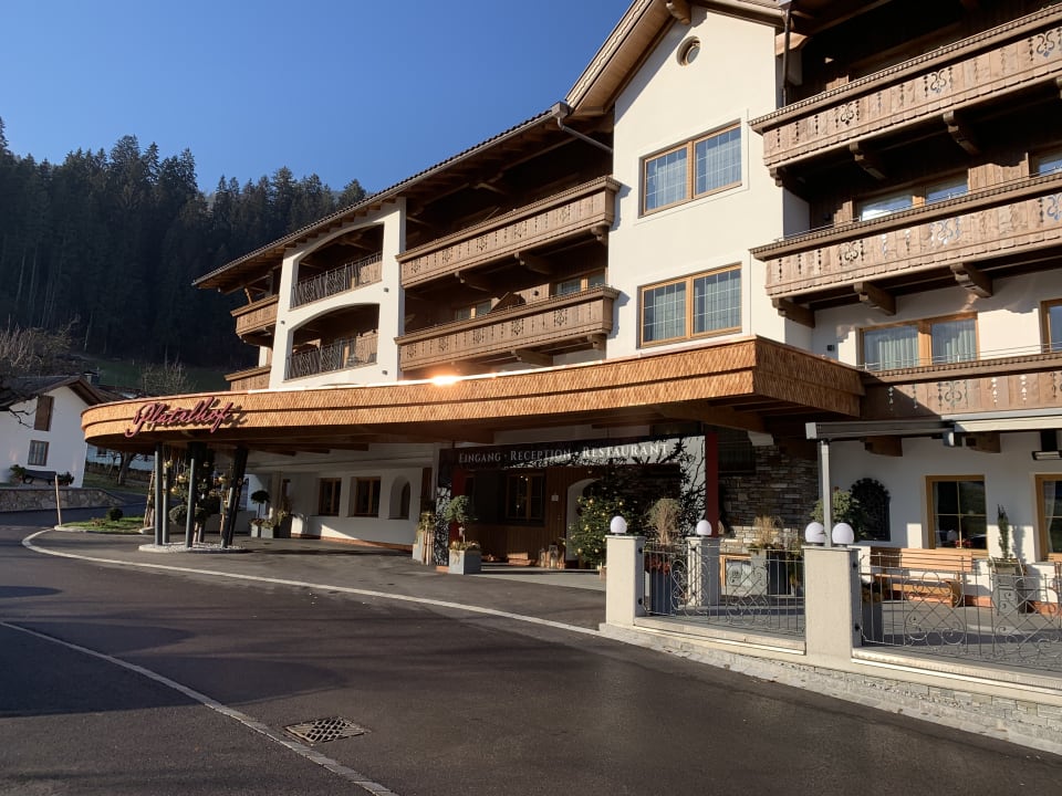 Außenansicht Platzlhof - Mein Hotel im Zillertal