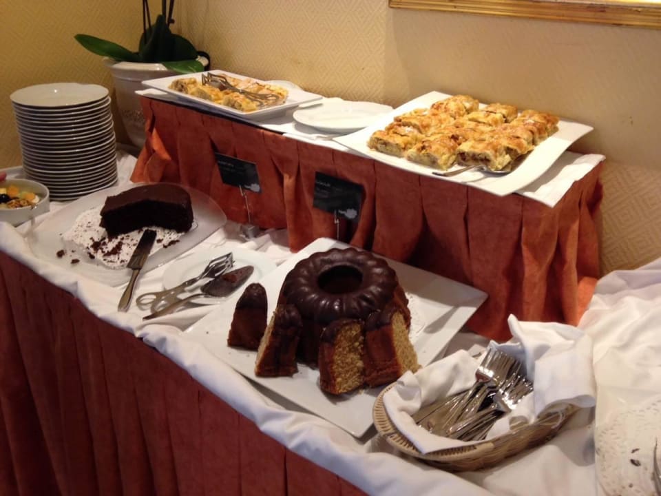Frühstücksbuffet Süße Ecke Hotel Josefshof am Rathaus