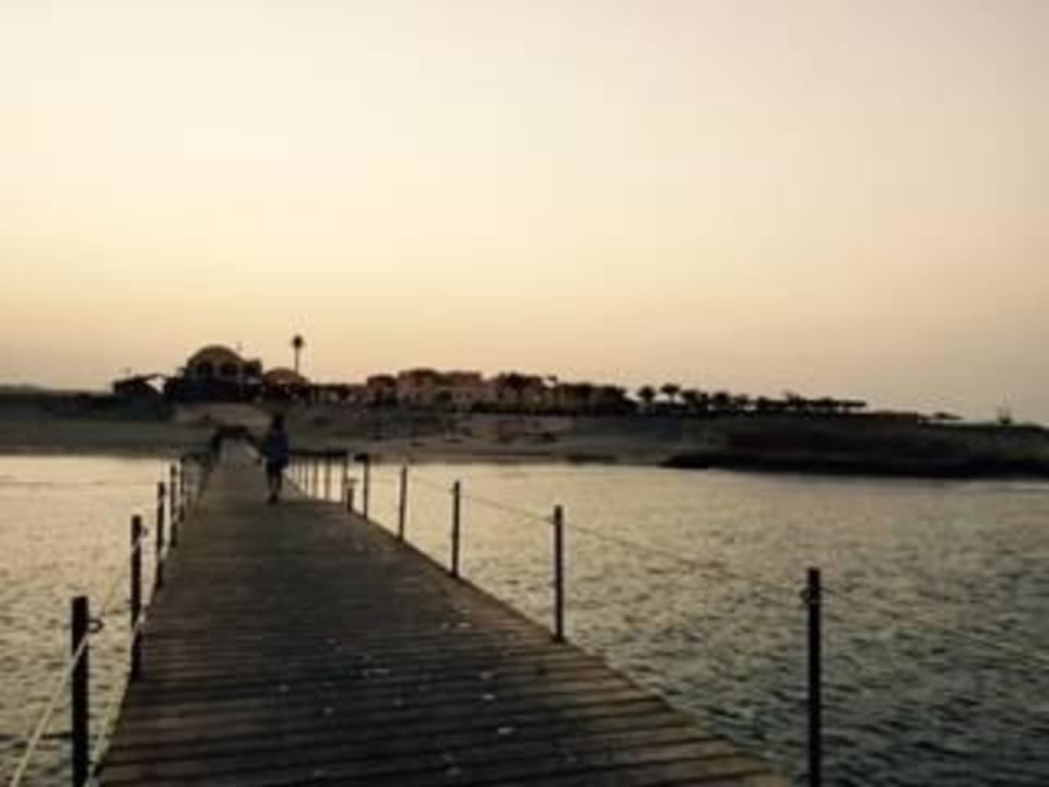 Steg Rohanou Beach Resort