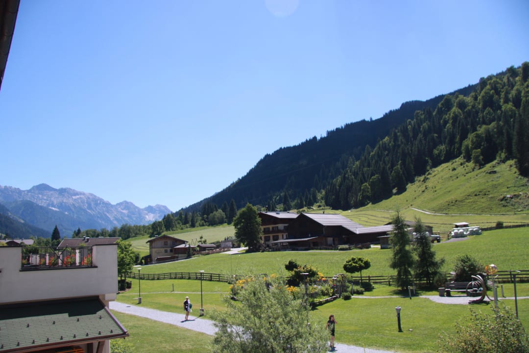 Blick in die Berge ROBINSON AMADÉ