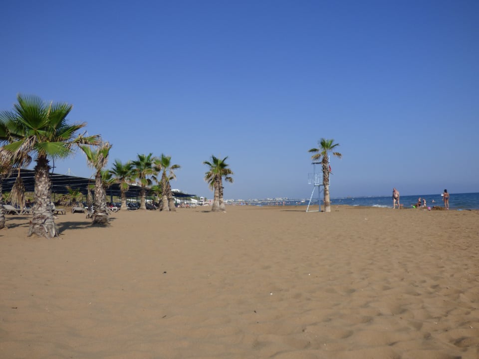 Strand Club Grand Side